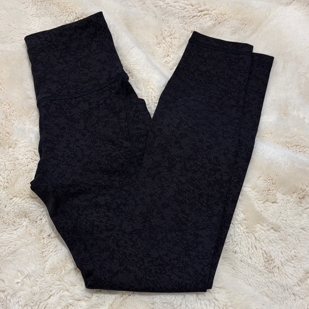 EUC Lululemon Align Black Leggings 25”
